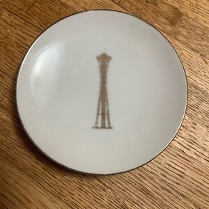 Vintage small souvenir plate of the Seattle Space needle